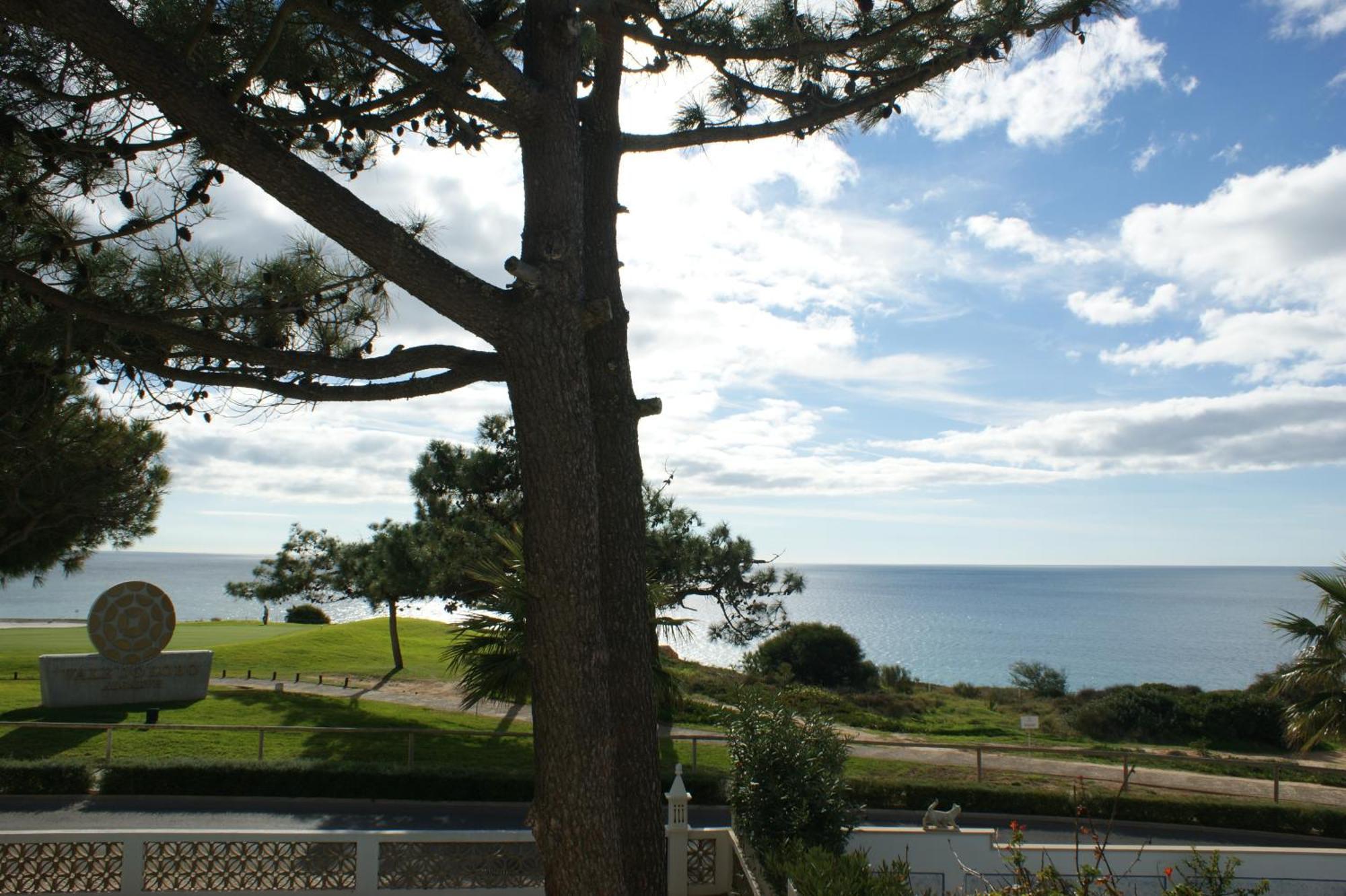 Da Colina 3 Bedrooms Sea Views A Few Minutes Walk To The Villa *